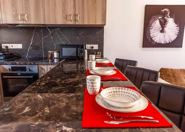 Mackenzie Apartment *